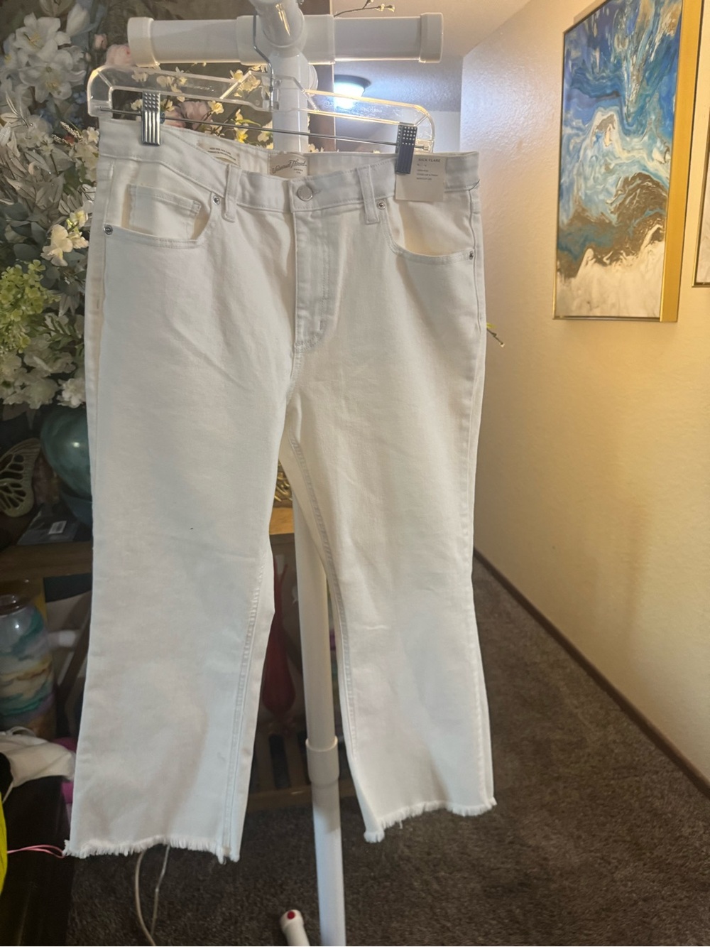 Universal Thread White Straight Crop Jeans